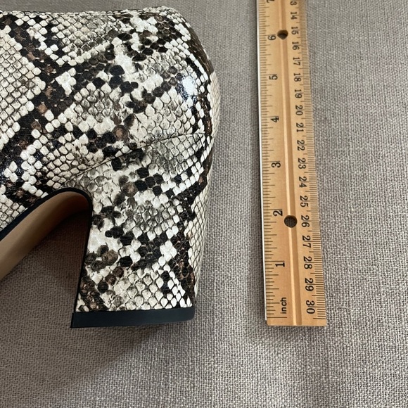 NEW Michael by Michael Shannon Griffyn Booties Tan Snake Print Women’s Size 7 - Picture 7 of 9